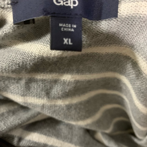 Old Navy V-Neck Sweater - Picture 2 of 2